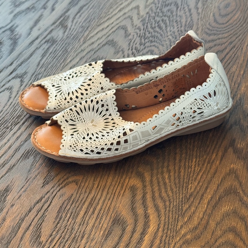 Brandal Flat by Spring Step White Cut-Out Flats